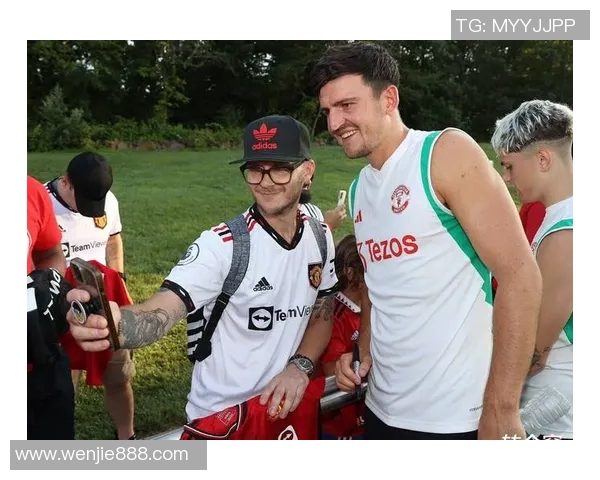 昔日恩怨再现!足球转会与老队友狭路相逢 昔日恩怨再现!足球转会与老队友狭路相逢