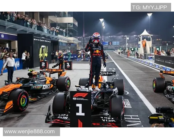 F1赛车燃料策略如何影响比赛结果与车队表现的深度剖析 F1赛车燃料策略如何影响比赛结果与车队表现的深度剖析